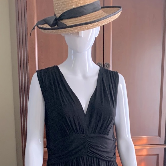 Soft light Black V neck dress at knee length nice pleads below bustier Size XL - Picture 5 of 13